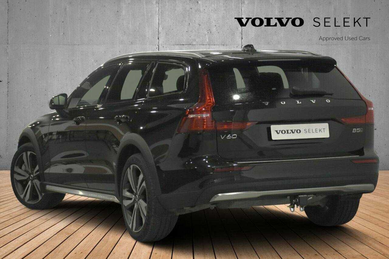 Volvo  Z Series MY24 Ultimate B5 Geartronic AWD Bright